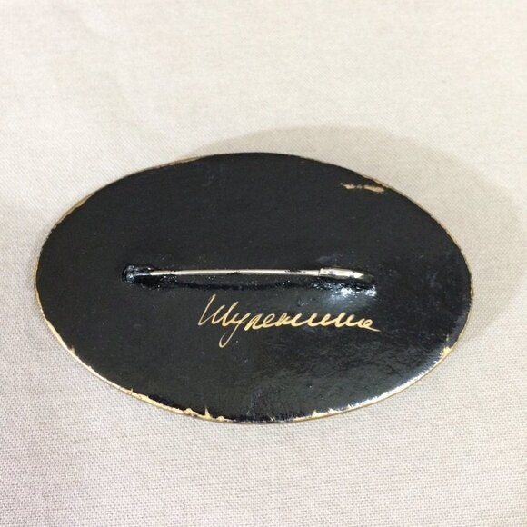 Vintage Hand Painted Russian Pin Floral Wood Lacquered Signed - Picture 3 of 3